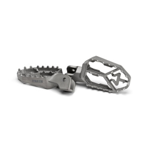 Akrapovic Adventure Footpeg Set (Titan) für BMW R 1250 GS / ADVENTURE - BJ. 2019 > 2023 (F-BM13T1)