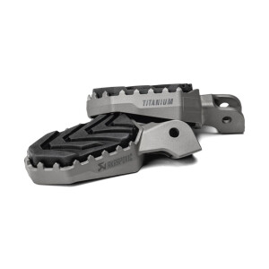 Akrapovic Adventure Footpeg Set (Titan) für BMW R 1250 GS / ADVENTURE - BJ. 2019 > 2023 (F-BM13T1)