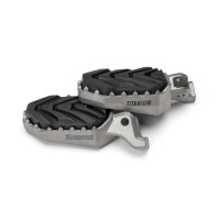 Akrapovic Adventure Footpeg Set (Titan) für Triumph Tiger 800 XC/XR/XRx/XCx/XRT/XCA - BJ. 2011 > 2020 (F-T12T1)